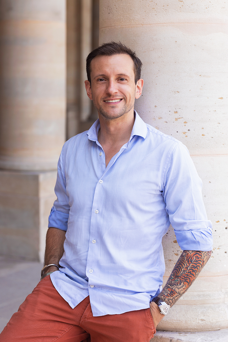 Shooting photo rencontre Paris – portrait élégant en extérieur