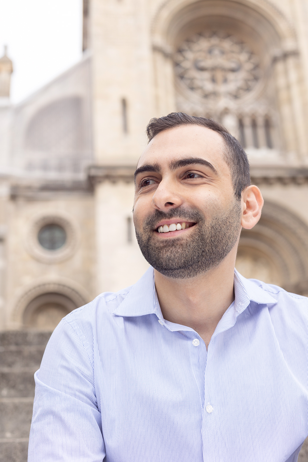 Photo profil dating app – sourire naturel et regard authentique